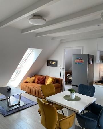 R77 Apartment Downtown - Penthouse Budapeste Exterior foto